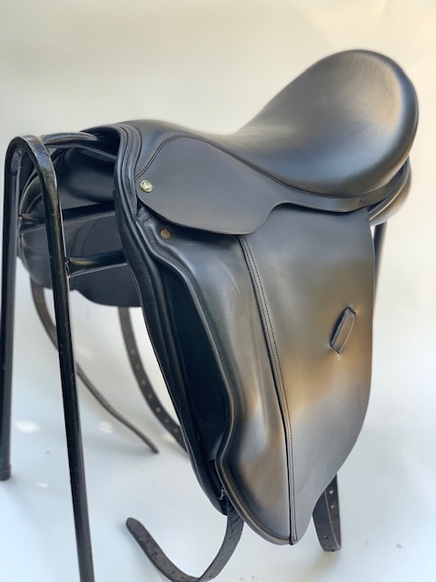 Ideal Suzannah Dressage Saddle 17″ XW SPECIAL OFFER £850