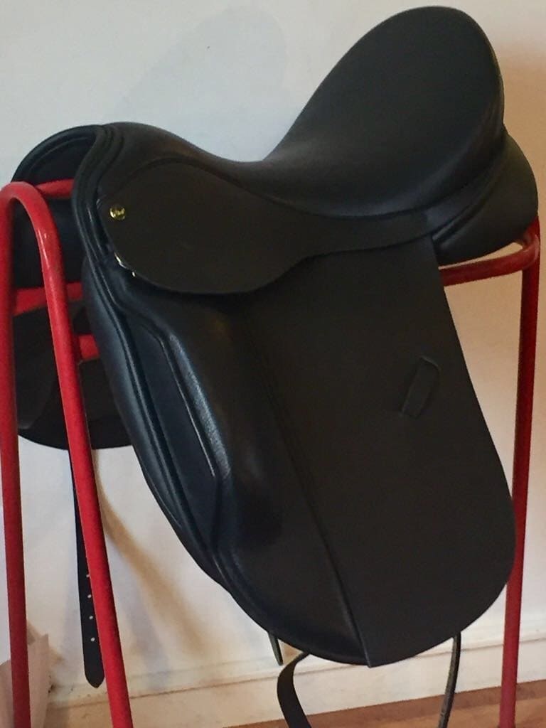 Ideal Suzannah Dressage Saddle 17 1/2" MW Black