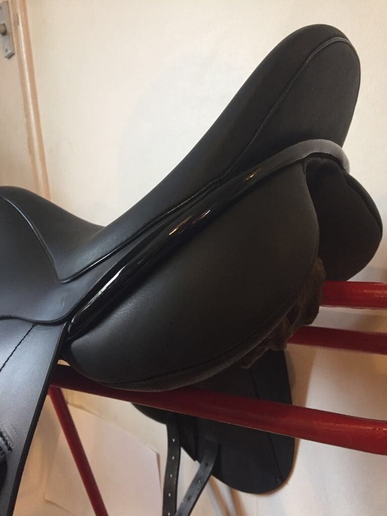Ideal Ozelle Dressage Saddle 17 1/2" MW Black Patent rolls & piping