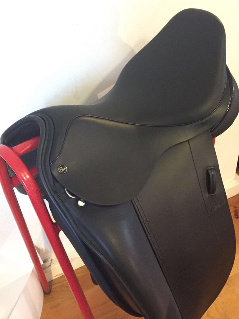 Ideal Ozelle Dressage Saddle 17 1/2" MW Black Patent rolls & piping