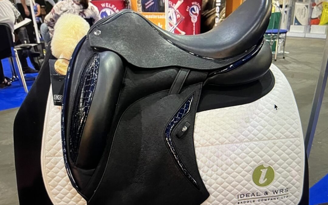The Iconix Dressage Saddle takes “close contact” to a new level!